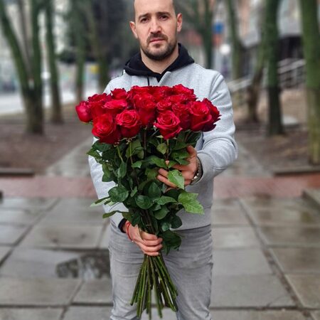 Акция 25 роз 80 см красные