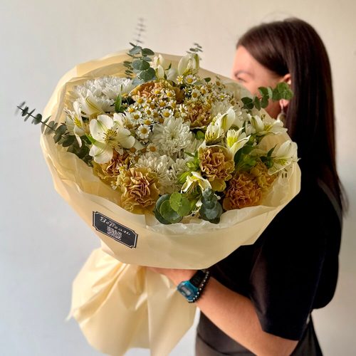 Летний букет в медовой гамме