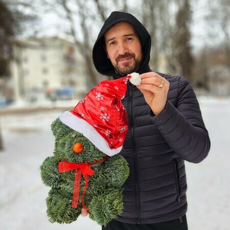 Рождественский мишка с колпаком